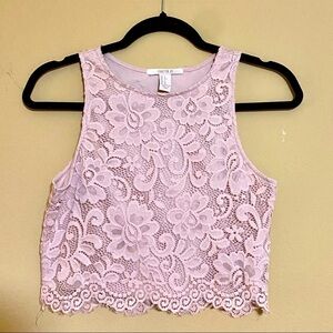Forever 21 Sleeveless Lace Crop Top in Blush (S)
